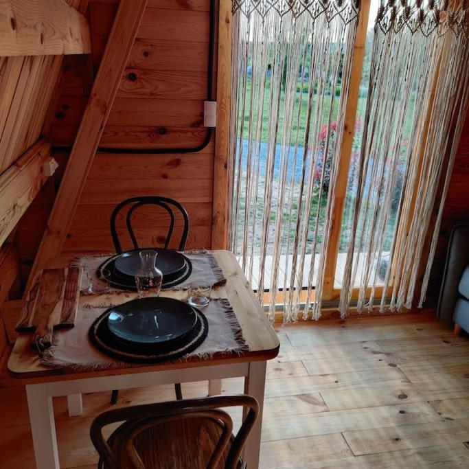 הוילה Vivy Tipi Apache Des Monteaux מראה חיצוני תמונה